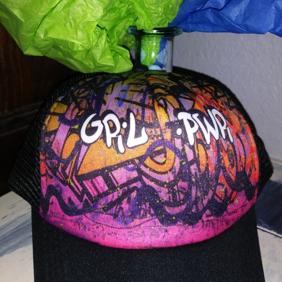 NWT- Truckers Cap - Picture 2 of 3